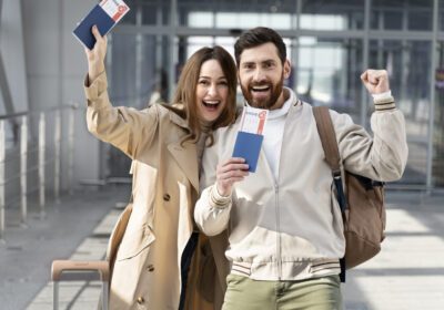 medium-shot-smiley-couple-with-documents